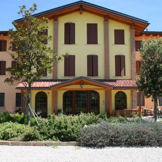 Infissi Fratelli Tugnoli - Agriturismo Mamma Maude